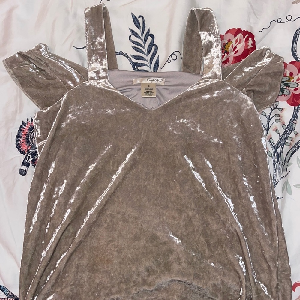 Women’s velvet off the shoulder top